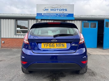 Used Ford Fiesta 2016 for sale - 76072102: Photo