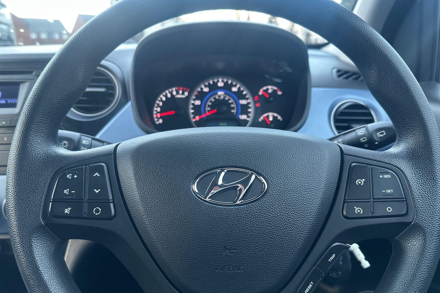 Used Hyundai i10 2016 for sale - 77067317: Photo 16