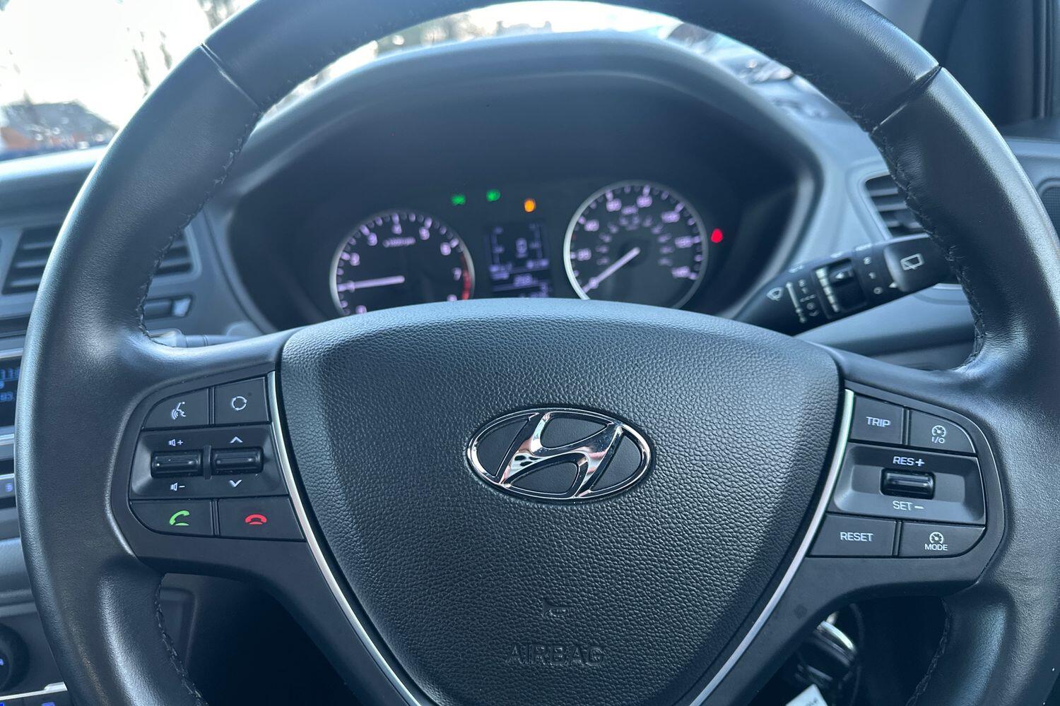 Used Hyundai i20 2015 for sale - 76926791: Photo 22