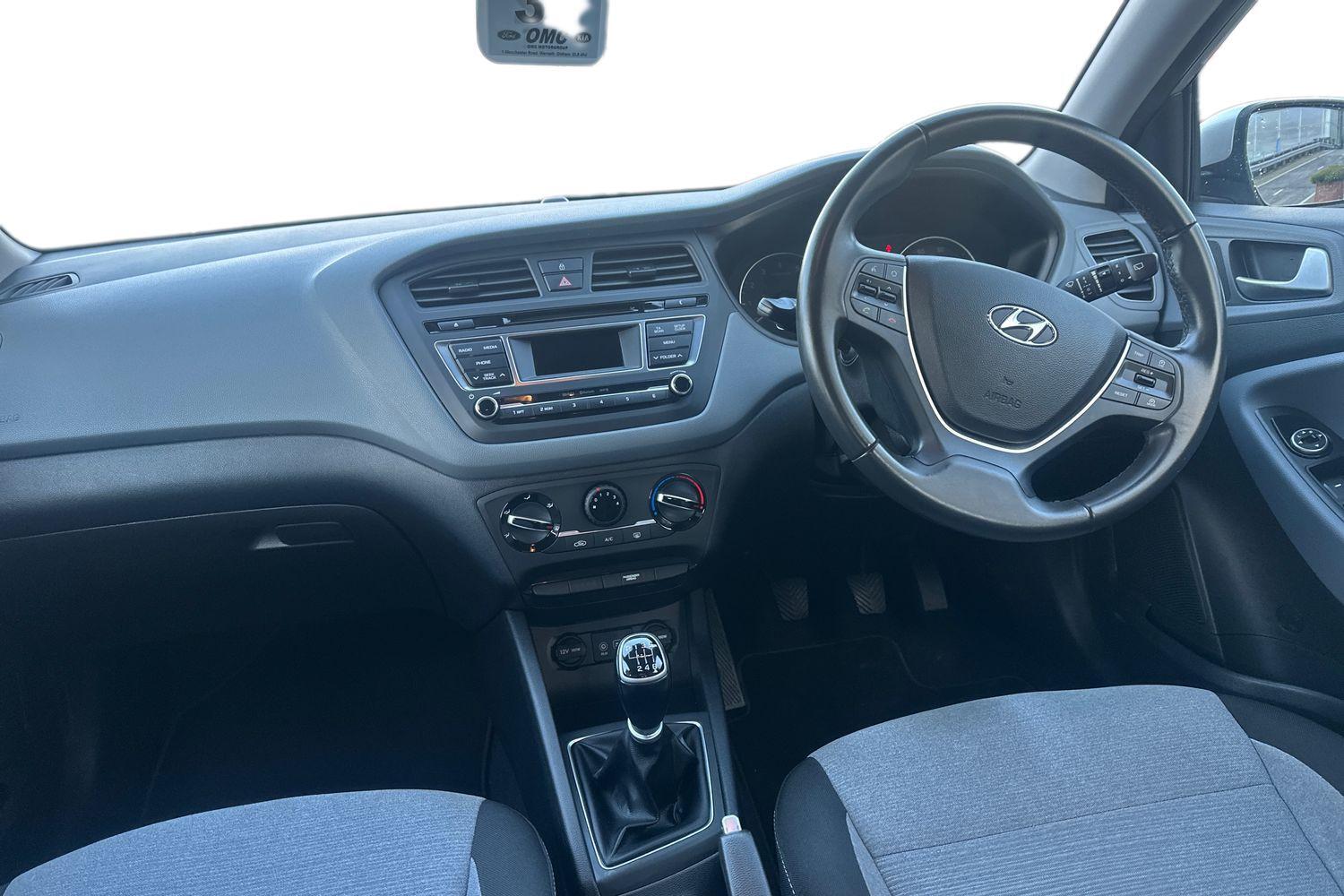 Used Hyundai i20 2015 for sale - 76926791: Photo 8