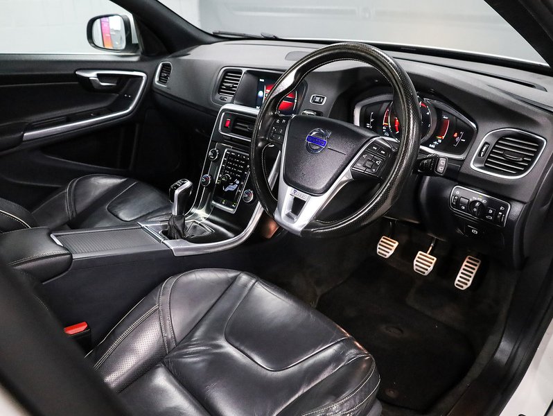 Used Volvo V60 2016 for sale - 77961593: Photo 3