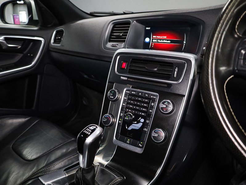 Used Volvo V60 2016 for sale - 77961593: Photo 5