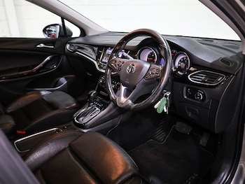 Used Vauxhall Astra 2017 for sale - 77014613: Photo