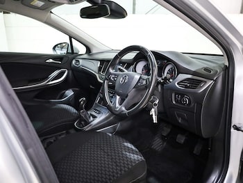 Used Vauxhall Astra 2019 for sale - 76430504: Photo