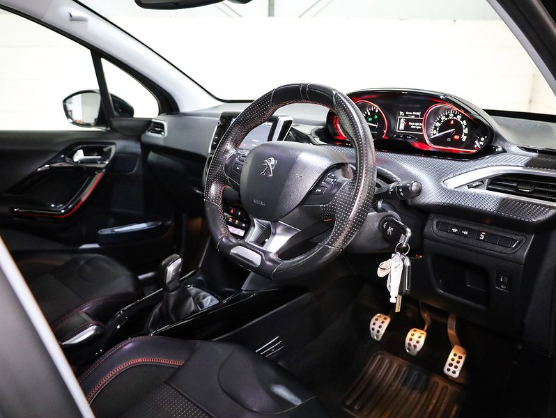 Used Peugeot 2008 2017 for sale - 76496945: Photo 4