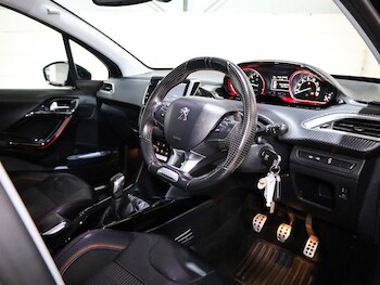 Used Peugeot 2008 2017 for sale - 76496945: Photo