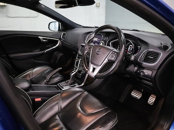 Used Volvo V40 2018 for sale - 79023268: Photo
