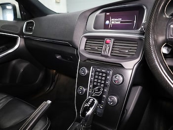 Used Volvo V40 2018 for sale - 79023268: Photo
