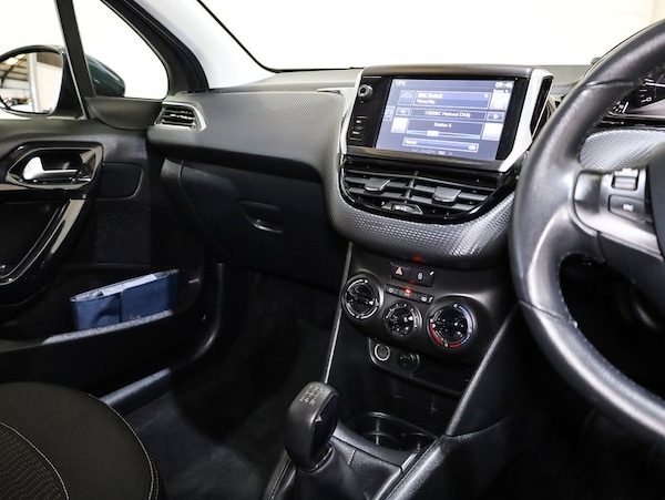 Used Peugeot 208 2016 for sale - 76173490: Photo 4