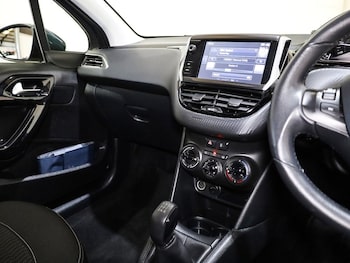 Used Peugeot 208 2016 for sale - 76173490: Photo 4