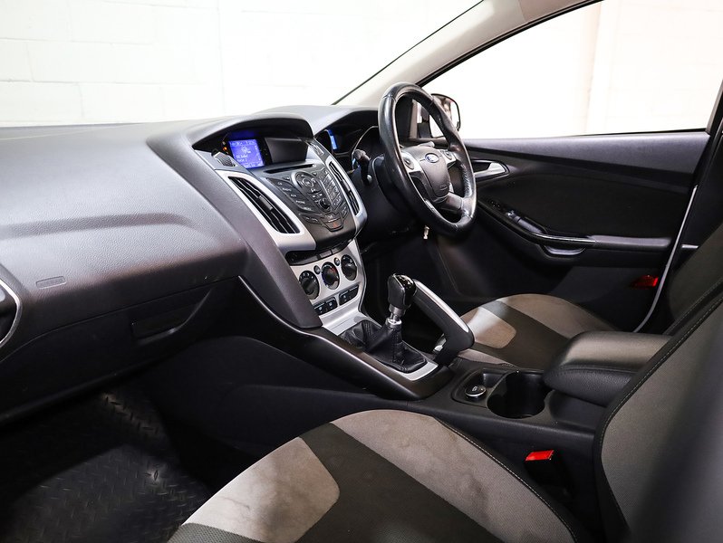 Used Ford Focus 2011 for sale - 76553618: Photo 11