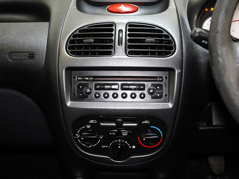 Used Peugeot 206 2004 for sale - 77704106: Photo 17