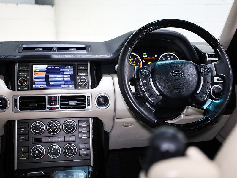 Used Land Rover Range Rover 2011 for sale - 76598403: Photo 16