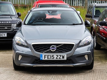 Used Volvo V40 2015 for sale - 78883476: Photo