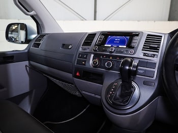 Used Volkswagen Transporter 2015 for sale - 75616580: Photo