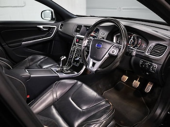 Used Volvo V60 2016 for sale - 79470759: Photo