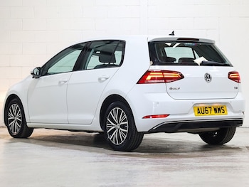 Used Volkswagen Golf 2017 for sale - 76249132: Photo