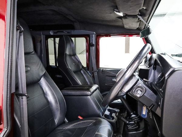 Used Land Rover Defender 110 2014 for sale - 76245588: Photo 16