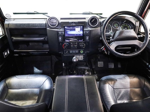 Used Land Rover Defender 110 2014 for sale - 76245588: Photo 17