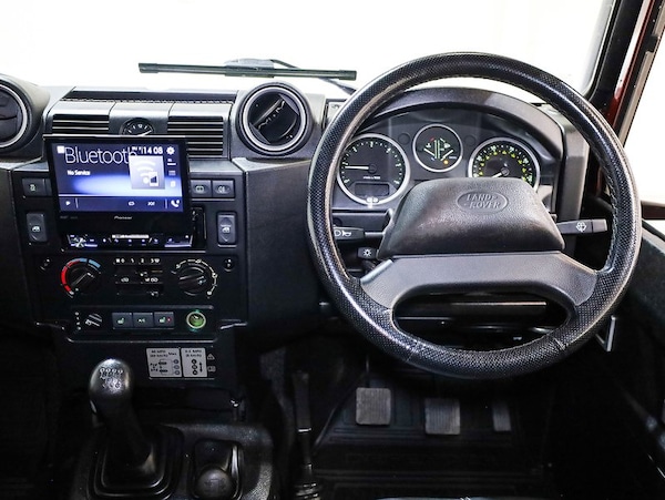 Used Land Rover Defender 110 2014 for sale - 76245588: Photo 21