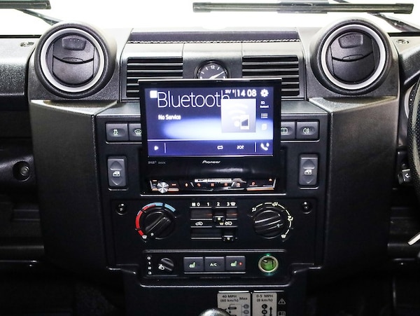 Used Land Rover Defender 110 2014 for sale - 76245588: Photo 23
