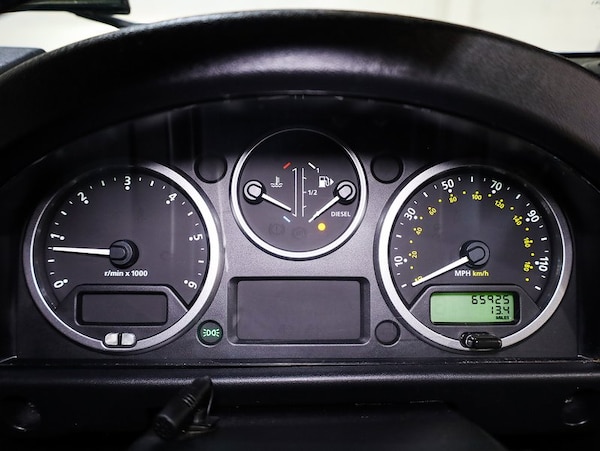 Used Land Rover Defender 110 2014 for sale - 76245588: Photo 25
