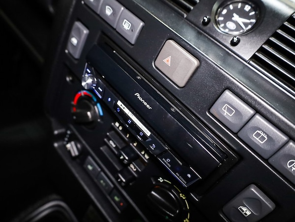 Used Land Rover Defender 110 2014 for sale - 76245588: Photo 30
