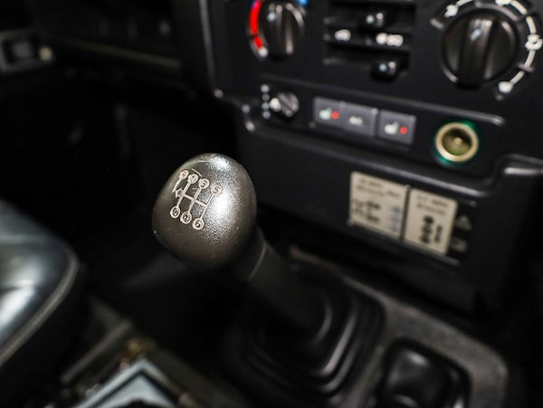 Used Land Rover Defender 110 2014 for sale - 76245588: Photo 37