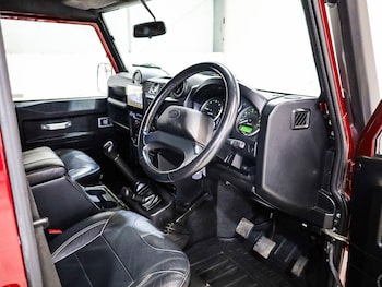 Used Land Rover Defender 110 2014 for sale - 76245588: Photo