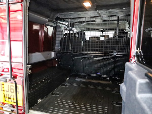 Used Land Rover Defender 110 2014 for sale - 76245588: Photo 46
