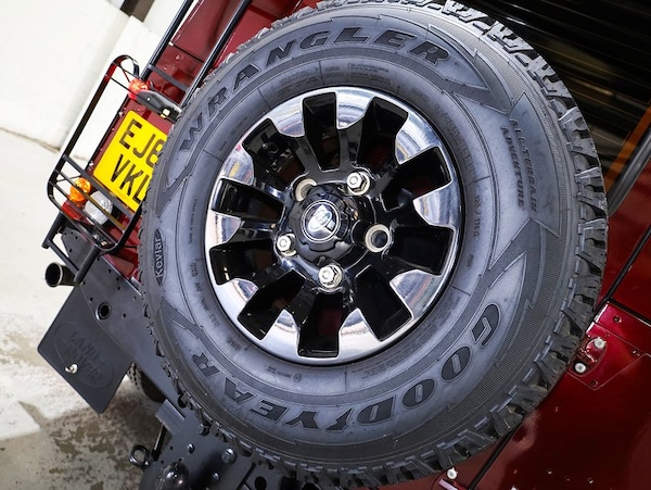 Used Land Rover Defender 110 2014 for sale - 76245588: Photo 49