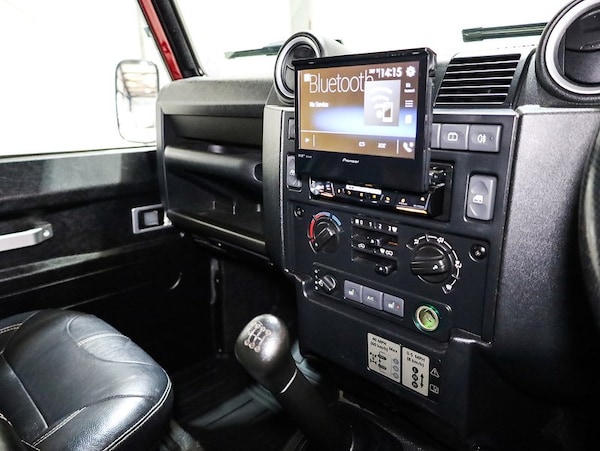 Used Land Rover Defender 110 2014 for sale - 76245588: Photo 4