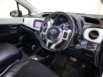Used Toyota Yaris 2013 for sale - 75032047: Photo