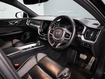 Used Volvo V60 2022 for sale - 78557922: Photo