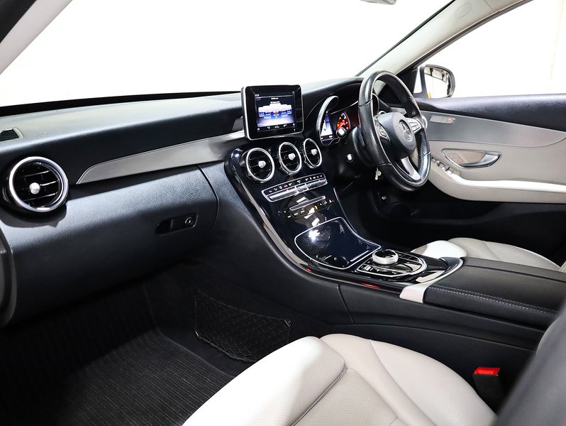 Used Mercedes-Benz C Class 2018 for sale - 77014630: Photo 19