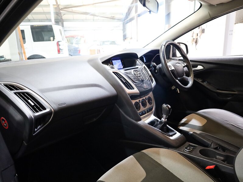 Used Ford Focus 2013 for sale - 76292125: Photo 13