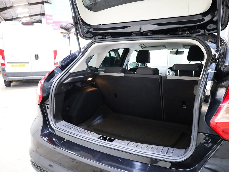 Used Ford Focus 2013 for sale - 76292125: Photo 28