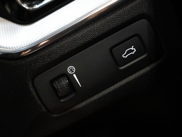 Used Volvo XC60 2018 for sale - 75054755: Photo 26