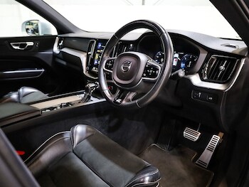 Used Volvo XC60 2018 for sale - 75054755: Photo