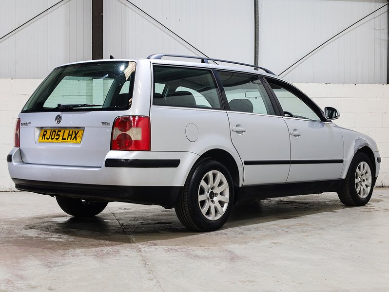 Used Volkswagen Passat 2005 for sale - 76444277: Photo 10