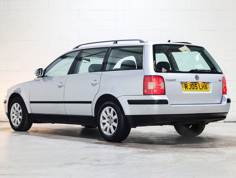 Used Volkswagen Passat 2005 for sale - 76444277: Photo 3