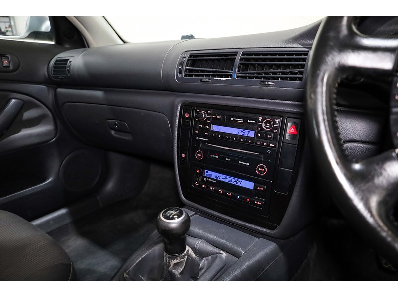 Used Volkswagen Passat 2005 for sale - 76444277: Photo 5