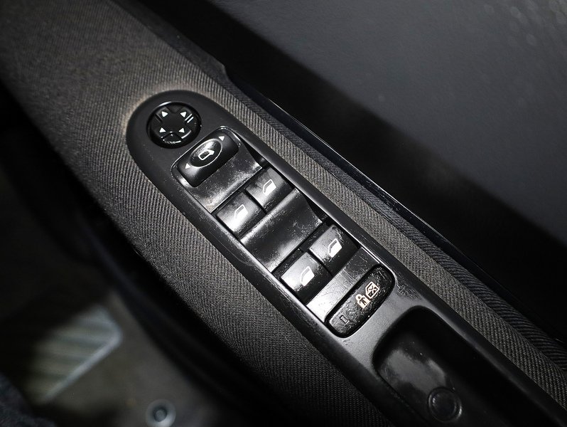 Used Peugeot 3008 2011 for sale - 76718743: Photo 29