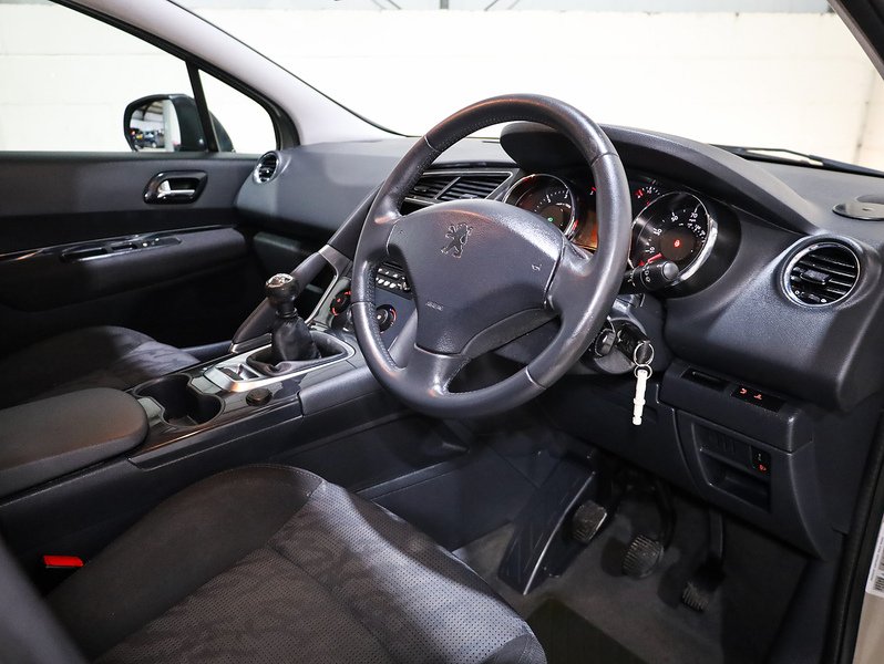 Used Peugeot 3008 2011 for sale - 76718743: Photo 4