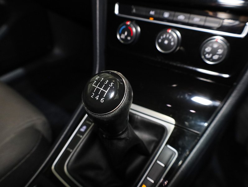 Used Volkswagen Golf 2013 for sale - 76249140: Photo 25