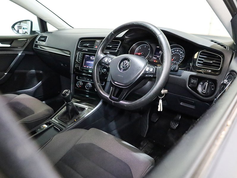 Used Volkswagen Golf 2013 for sale - 76249140: Photo 3