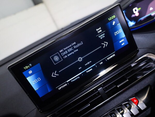Used Peugeot 3008 2022 for sale - 76171086: Photo 23