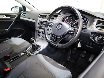 Used Volkswagen Golf 2017 for sale - 75015924: Photo