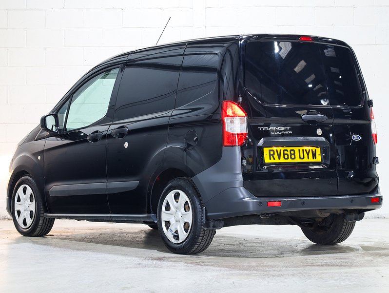 Used Ford Transit Courier 2018 for sale - 76436136: Photo 2