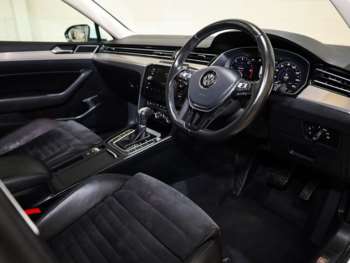 Used Volkswagen Passat 2017 for sale - 74790476: Photo